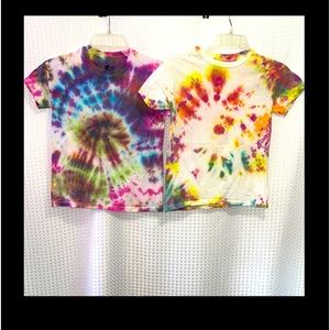 Multi Color Hanes  TIE DYE T-SHIRT Relaxed Fit Hand Dyed 100% Cotton  Kids M